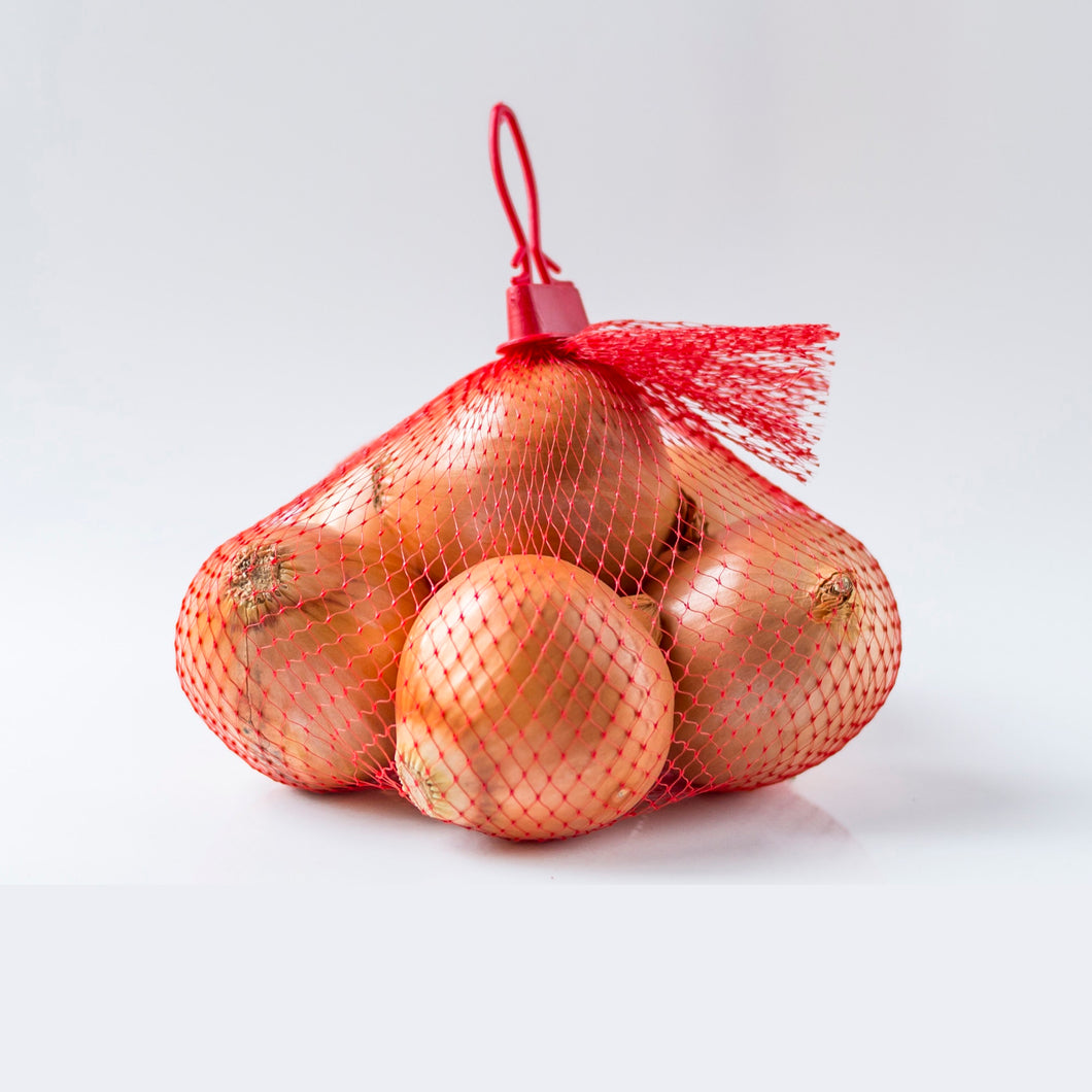 A 1.5kg brown onion pack